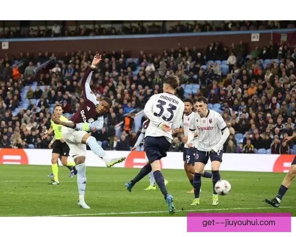 穆里尼奥欧联杯对阵曼联被红牌罚离场登上看台风波